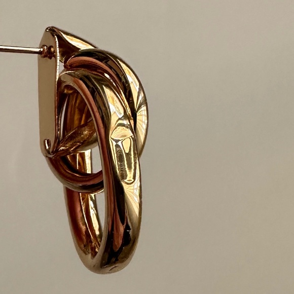 Gold tone door knocker style earrings for pierced ears - Picture 6 of 9